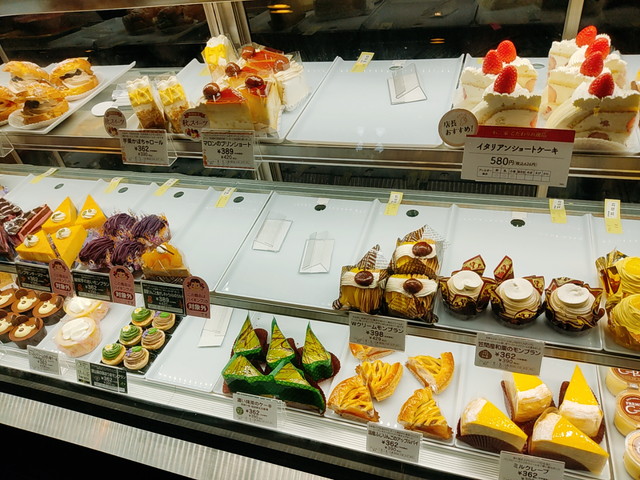 不二家ケーキバイキングメニュー３