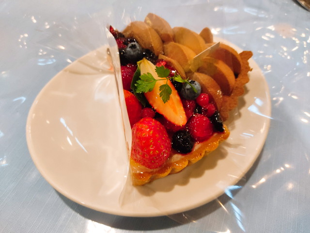 マカロニ市場ケーキ食べ放題食べたもの３