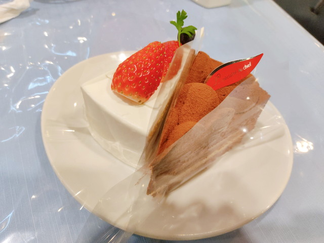 マカロニ市場ケーキ食べ放題食べたもの４