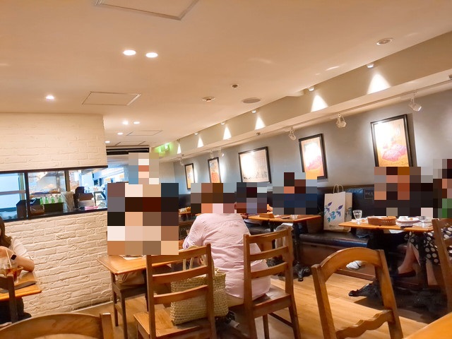 ポール内装１