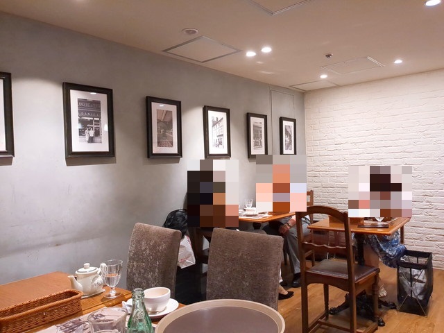 ポール内装２