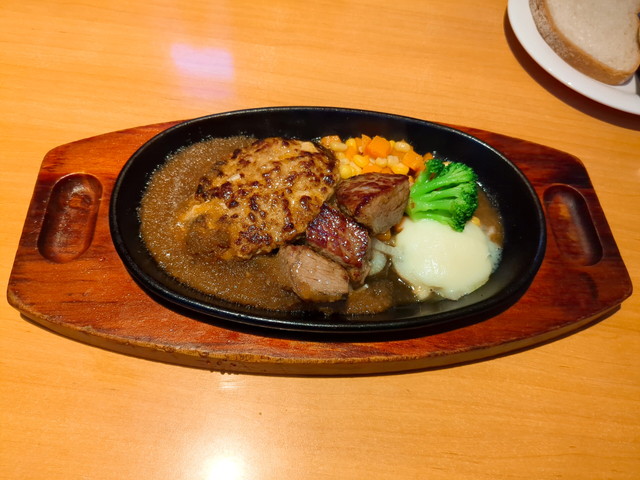 ステーキ宮ランチ食べたもの２