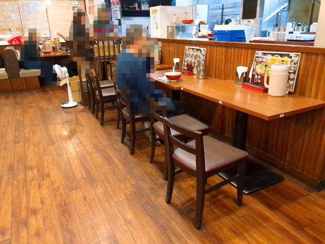 山小屋ラーメン内装２